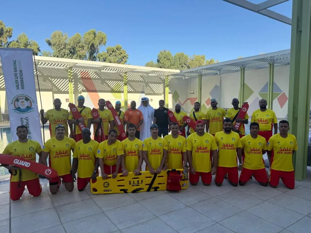 اختتمت الدورة (51)للإنقاذ والسلامة المائية مسابح لفئه الرجال
