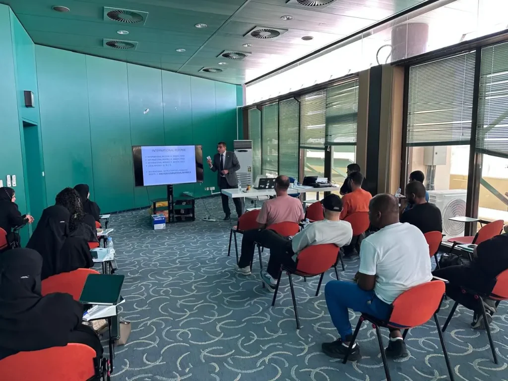 بتنظيم مشترك بين الاتحاد السعودي للإنقاذ والسلامة المائية، ومعهد إعداد القادة